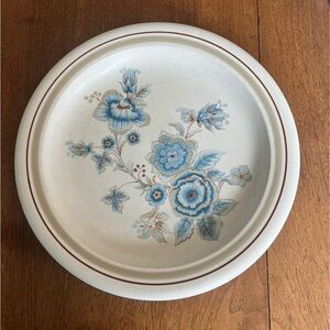 Mikasa floral dishes set of 8